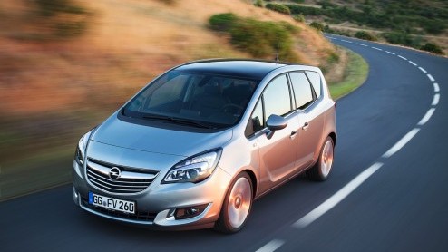 Kleine update voor Opel Meriva voor 2014 met nieuwe motoren, verse grille, andere achterlichten en gebruiksvriendelijke infotainment.